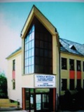 Gimnazjum i liceum im. Bogdana Jańskiego założone w 1997 r. w Łomży i Krakowie, Polska.