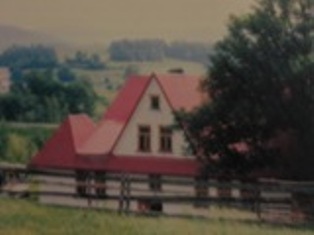 Ośrodek oazowo rekolekcyjny dla dzieci i młodzieży - Centrum Powołaniowe Emaus założone w 1984 r., Mszana Górna, Polska.